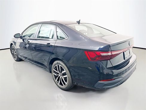 New 2025 Volkswagen Jetta SE image 5