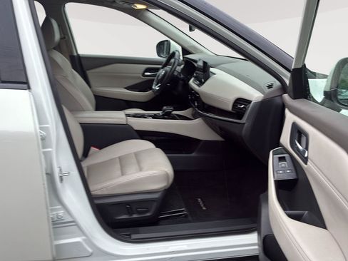 Used 2023 Nissan Rogue SL w/ SL Premium Package AWD/4WD image 11