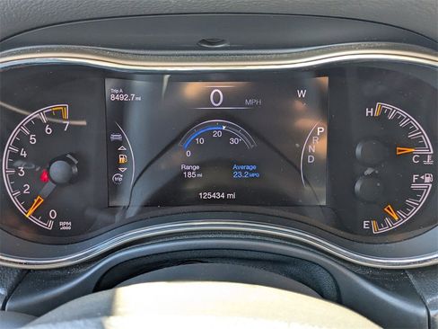 Used 2016 Jeep Grand Cherokee Limited image 11