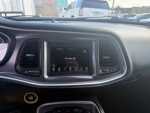 Used 2019 Dodge Challenger SXT image 20