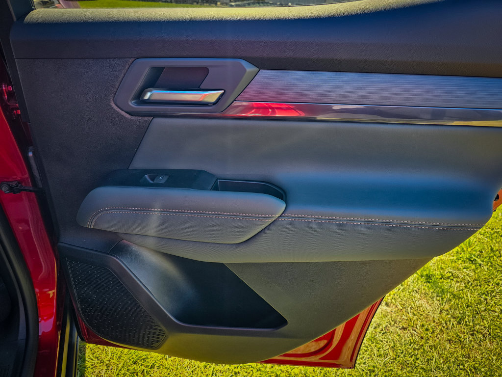New 2027 GMC Terrain AT4 w/ Convenience Package III AWD/4WD image 40