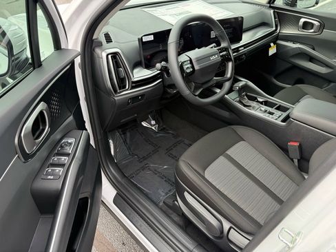 New 2026 Kia Sorento LX image 9