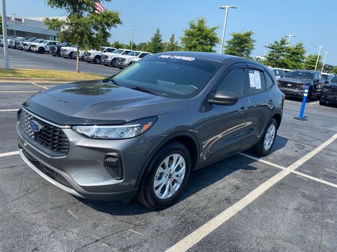 Certified 2025 Ford Escape Active w/ Tech Pack #1 FWD image 3