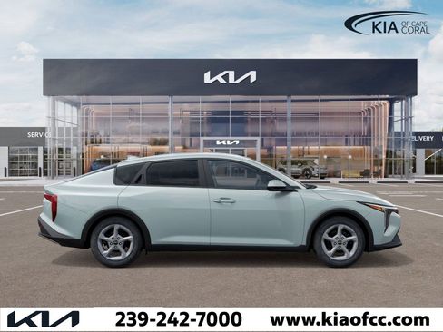 New 2025 Kia K4 LXS image 7