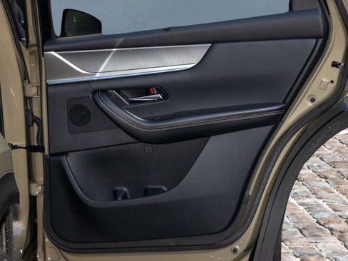 New 2025 MAZDA CX-70 Plug-In Hybrid w/ Premium Plus image 16