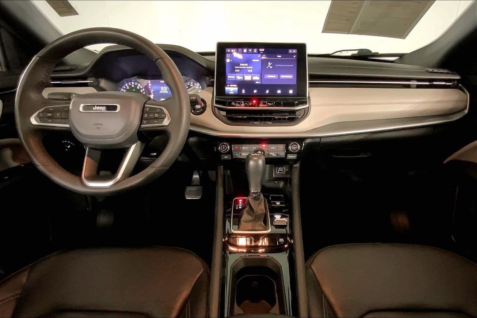 Used 2025 Jeep Compass Limited AWD/4WD image 15