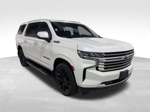 Used 2023 Chevrolet Suburban High Country AWD/4WD image 3