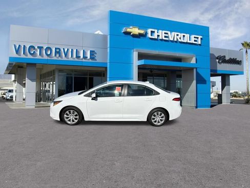 Used 2021 Toyota Corolla LE w/ Carpet Mat Package (TMS) FWD image 8