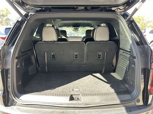 Used 2024 GMC Acadia Elevation image 18