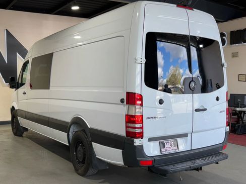Used 2017 Mercedes-Benz Sprinter 2500 image 7
