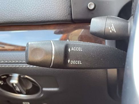 Used 2014 Mercedes-Benz SL 550 image 28