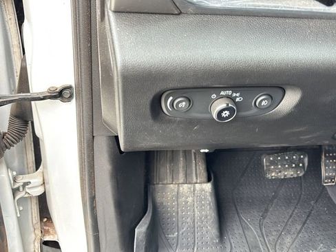 Used 2019 Chevrolet Traverse LT w/ LPO, Floor Liner Package FWD image 23