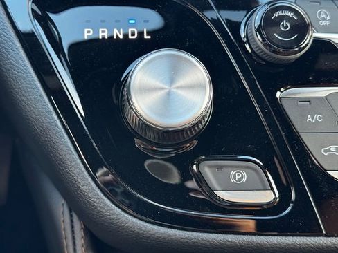 New 2026 Chrysler Pacifica Pinnacle image 38