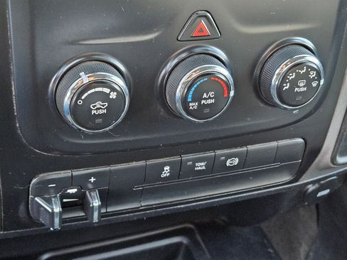 Used 2018 RAM 2500 Tradesman w/ Chrome Appearance Group image 26