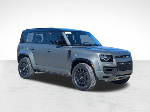 Certified 2025 Land Rover Defender 110 AWD/4WD image 7