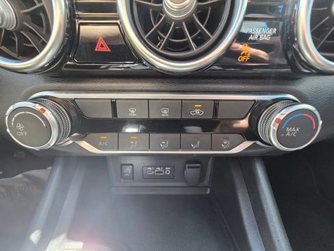 Used 2024 Nissan Sentra SV FWD image 20