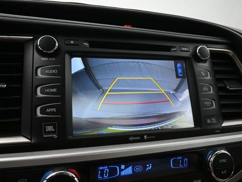 Used 2014 Toyota Highlander Limited Platinum AWD/4WD image 14