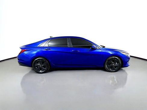 Used 2021 Hyundai Elantra SEL w/ Convenience Package FWD image 6