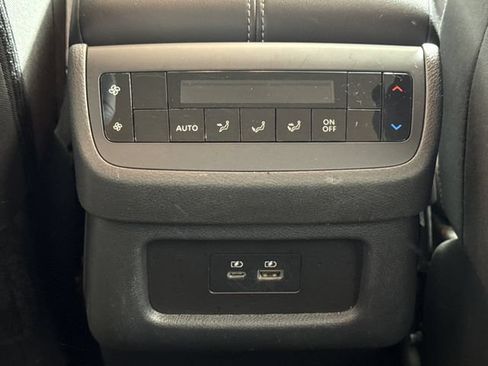 Used 2024 Nissan Pathfinder SV AWD/4WD image 28