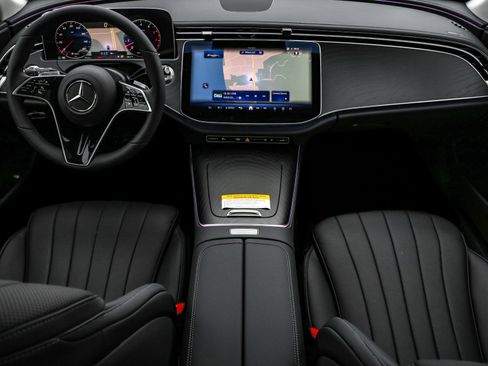 Used 2025 Mercedes-Benz E 450 4MATIC All-Terrain Wagon image 8