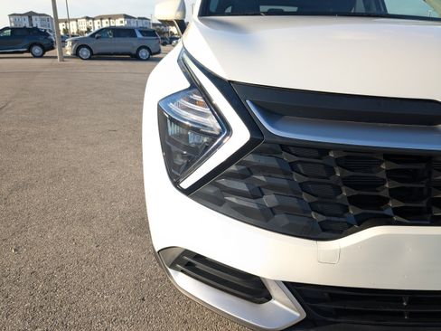 Certified 2023 Kia Sportage LX image 12