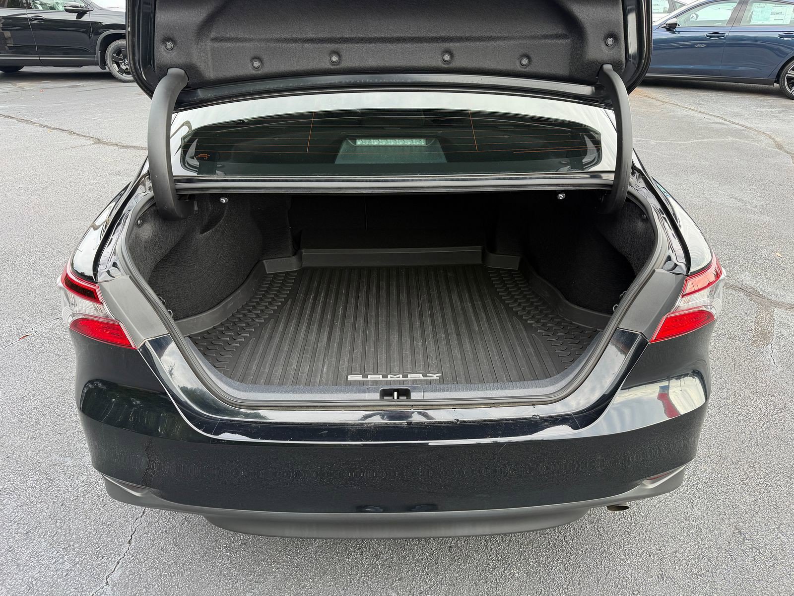 Used 2024 Toyota Camry LE FWD image 8