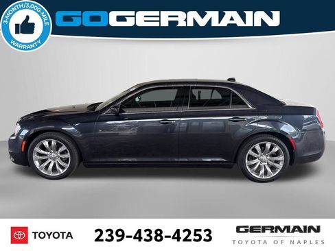 Used 2019 Chrysler 300 Touring L w/ Quick Order Package 22F RWD image 2