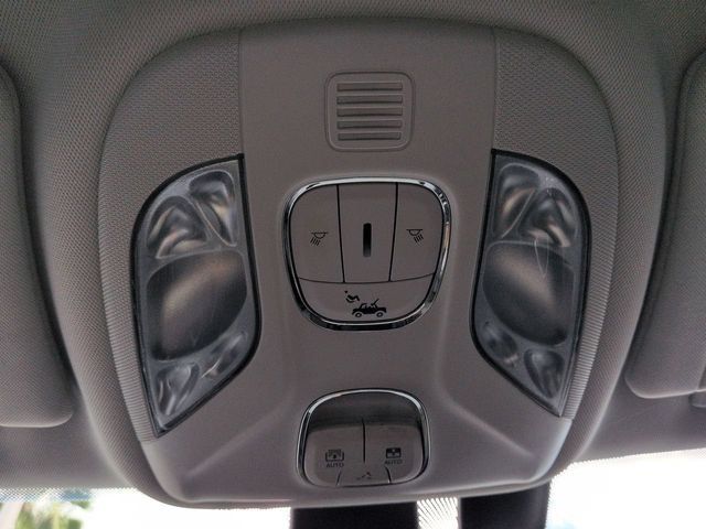 Used 2020 Jeep Compass Latitude FWD image 31