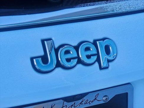 Used 2024 Jeep Compass Latitude w/ Altitude Special Edition AWD/4WD image 16