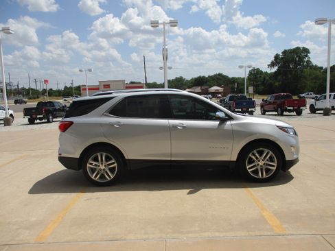 Used 2018 Chevrolet Equinox Premier FWD image 8