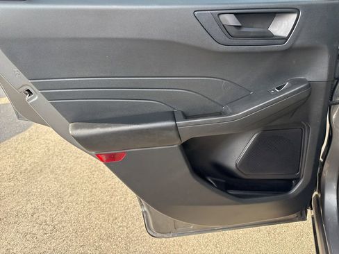 Used 2022 Ford Escape SE image 24