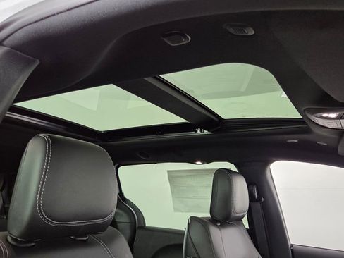 New 2026 Chrysler Pacifica Select image 36