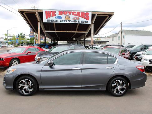 Used 2017 Honda Accord LX image 3