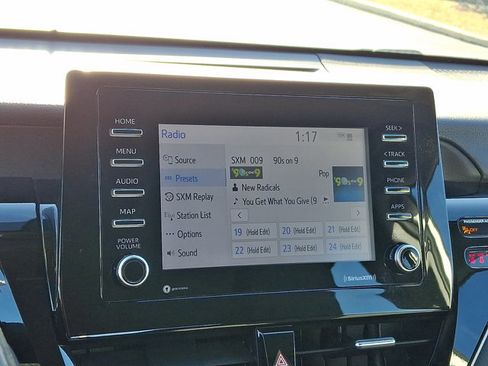 Used 2022 Toyota Camry SE image 16