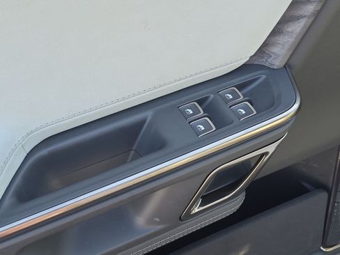 Used 2024 Rivian R1S Adventure AWD/4WD image 15