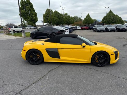 Used 2017 Audi R8 V10 AWD/4WD image 6