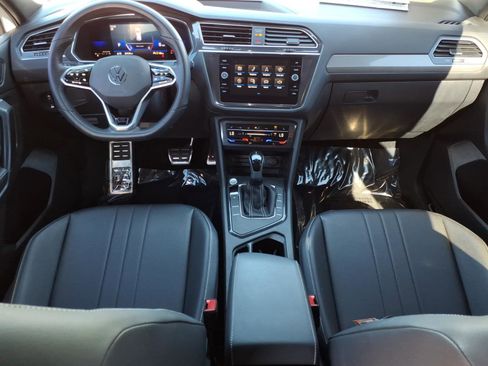 Certified 2023 Volkswagen Tiguan SE R-Line image 24