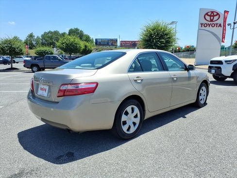 Used 2009 Toyota Camry FWD image 4