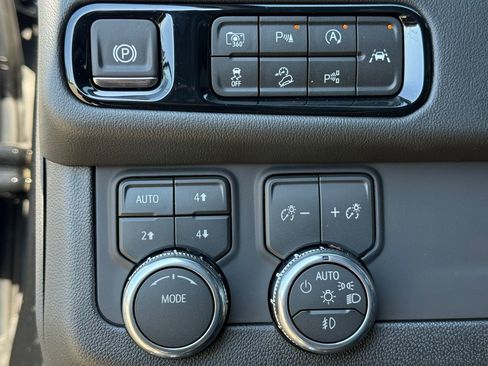 New 2026 GMC Yukon AT4 image 21