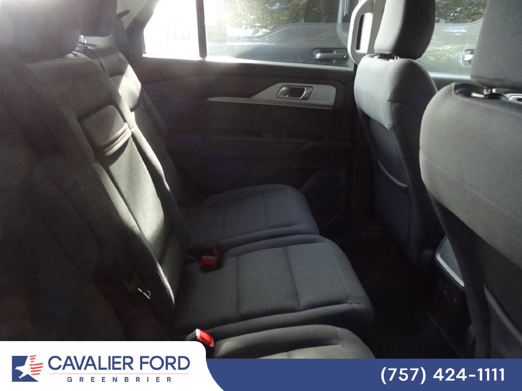 Used 2026 Ford Explorer Active AWD/4WD image 8