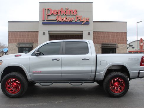 Used 2019 RAM 1500 Laramie w/ Off Road Group image 10