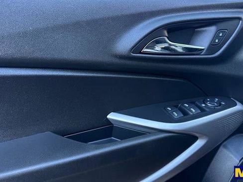 Used 2024 Chevrolet Trax LS w/ LS Convenience Package image 11