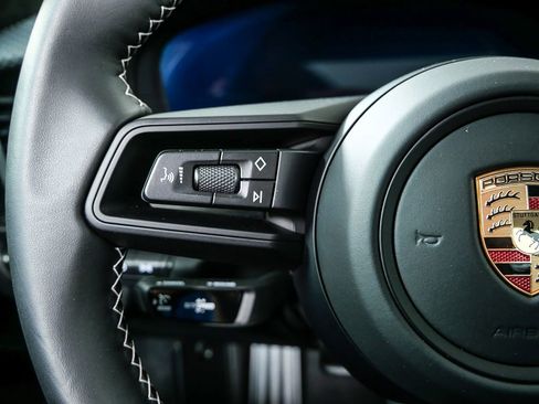 Certified 2025 Porsche 911 GT3 RWD image 10