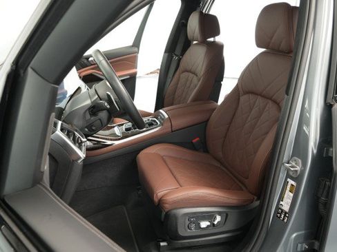 Used 2026 BMW X7 xDrive40i AWD/4WD image 31