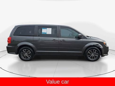 Used 2015 Dodge Grand Caravan SXT w/ Blacktop Package FWD image 3