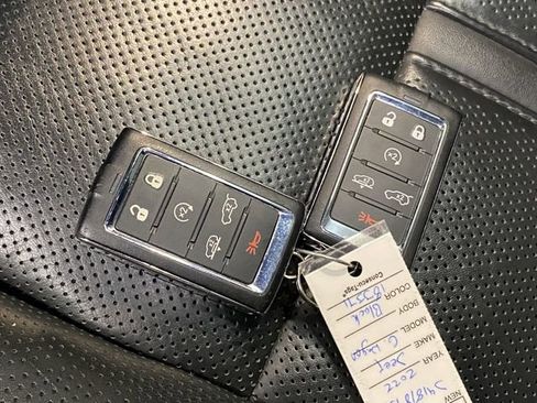 Used 2022 Jeep Grand Wagoneer Series II image 32