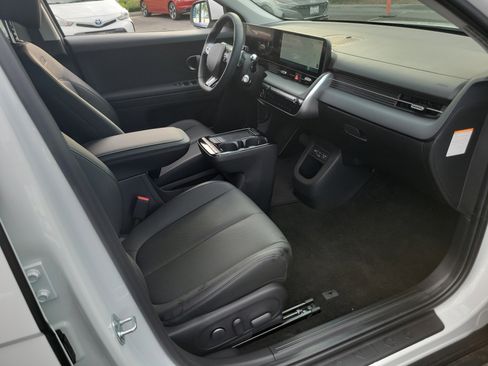 Certified 2025 Hyundai Ioniq 5 SEL image 16