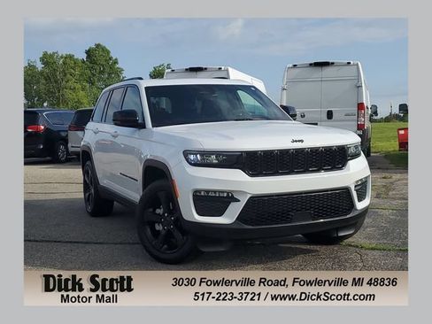 Used 2025 Jeep Grand Cherokee Limited w/ Black Appearance Package AWD/4WD image 1