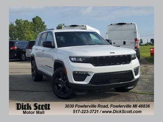 Used 2025 Jeep Grand Cherokee Limited w/ Black Appearance Package AWD/4WD video 1