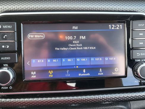 Used 2019 Nissan Kicks S image 30